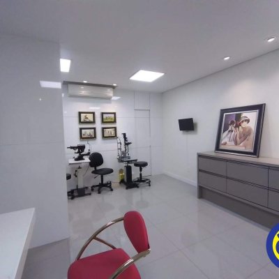 Sala com 53m², 1 garagem, no bairro Agronômica em Florianópolis