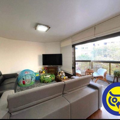 Apartamentos com 237m², 4 quartos, 4 suítes, 2 garagens, no bairro Centro em Florianópolis