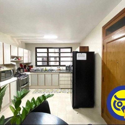 Apartamentos com 237m², 4 quartos, 4 suítes, 2 garagens, no bairro Centro em Florianópolis