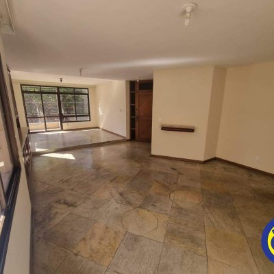 Apartamentos com 171m², 4 quartos, 2 suítes, 2 garagens, no bairro Centro em Florianópolis