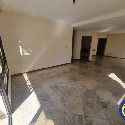 Apartamentos com 171m², 4 quartos, 2 suítes, 2 garagens, no bairro Centro em Florianópolis