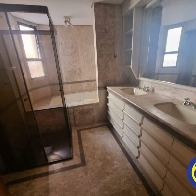 Apartamentos com 171m², 4 quartos, 2 suítes, 2 garagens, no bairro Centro em Florianópolis