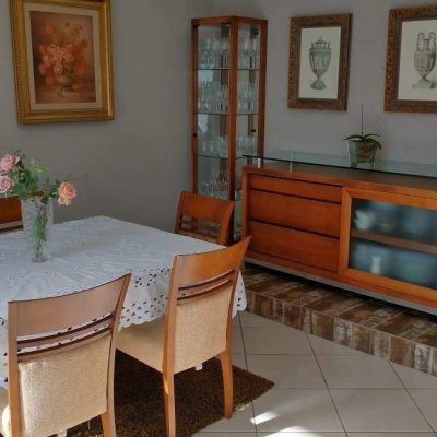 Casa Residencial com 280m², 3 quartos, 2 suítes, 1 garagem, no bairro Itaguaçu em Florianópolis