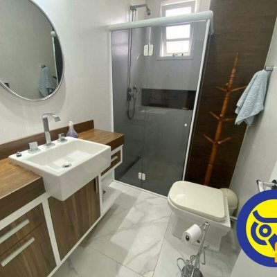 Casa Residencial com 254m², 4 quartos, 1 suíte, 2 garagens, no bairro Agronômica em Florianópolis