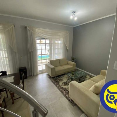 Casa Residencial com 254m², 4 quartos, 1 suíte, 2 garagens, no bairro Agronômica em Florianópolis