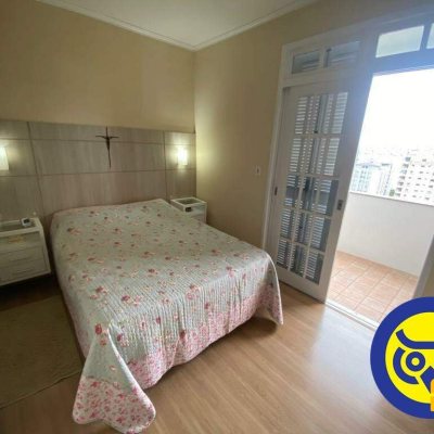 Casa Residencial com 254m², 4 quartos, 1 suíte, 2 garagens, no bairro Agronômica em Florianópolis