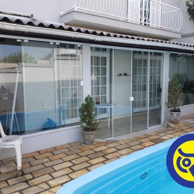 Casa Residencial com 254m², 4 quartos, 1 suíte, 2 garagens, no bairro Agronômica em Florianópolis