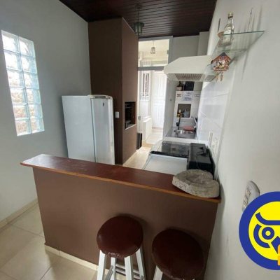 Casa Residencial com 254m², 4 quartos, 1 suíte, 2 garagens, no bairro Agronômica em Florianópolis