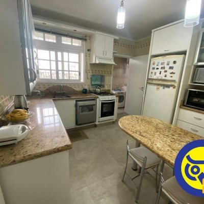 Casa Residencial com 254m², 4 quartos, 1 suíte, 2 garagens, no bairro Agronômica em Florianópolis