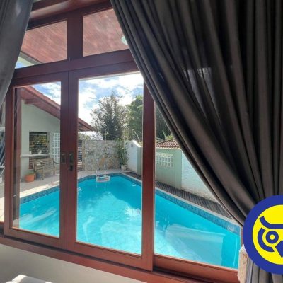 Casa Residencial com 205m², 3 quartos, 2 suítes, 2 garagens, no bairro Pantanal em Florianópolis