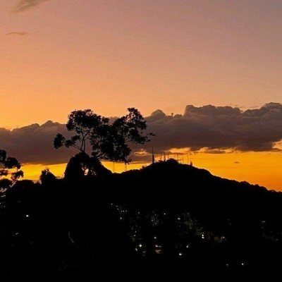 Casa Residencial com 205m², 3 quartos, 2 suítes, 2 garagens, no bairro Pantanal em Florianópolis