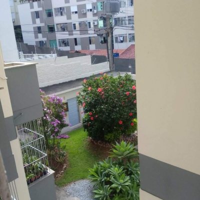 Apartamentos com 81m², 3 quartos, 1 garagem, no bairro Coqueiros em Florianópolis