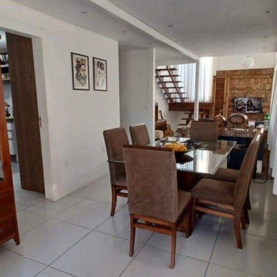 Casa Residencial com 360m², 3 quartos, 2 suítes, 2 garagens, no bairro Vargem Grande em Florianópolis