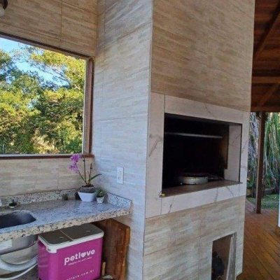 Casa Residencial com 360m², 3 quartos, 2 suítes, 2 garagens, no bairro Vargem Grande em Florianópolis