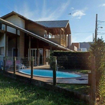 Casa Residencial com 360m², 3 quartos, 2 suítes, 2 garagens, no bairro Vargem Grande em Florianópolis