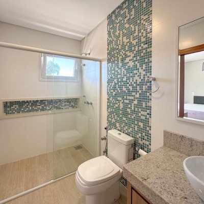 Casa Residencial com 242m², 4 quartos, 3 suítes, 4 garagens, no bairro Jurerê Internacional em Florianópolis