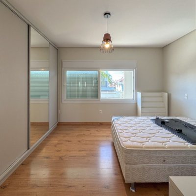 Casa Residencial com 242m², 4 quartos, 3 suítes, 4 garagens, no bairro Jurerê Internacional em Florianópolis