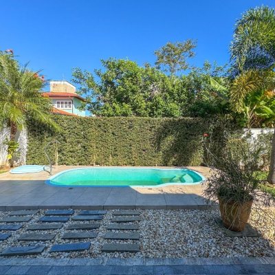 Casa Residencial com 242m², 4 quartos, 3 suítes, 4 garagens, no bairro Jurerê Internacional em Florianópolis