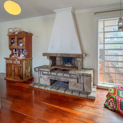 Casa Residencial com 340m², 4 quartos, 4 suítes, 4 garagens, no bairro Trindade em Florianópolis