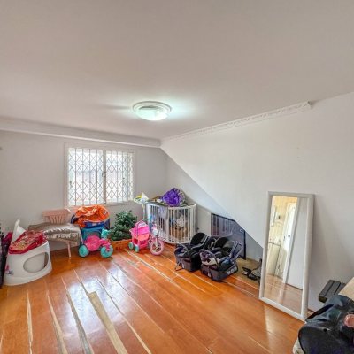 Casa Residencial com 340m², 4 quartos, 4 suítes, 4 garagens, no bairro Trindade em Florianópolis