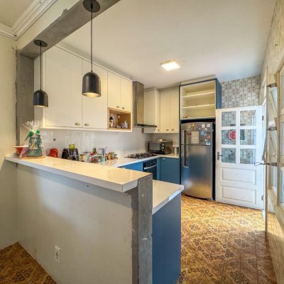 Casa Residencial com 340m², 4 quartos, 4 suítes, 4 garagens, no bairro Trindade em Florianópolis