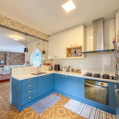 Casa Residencial com 340m², 4 quartos, 4 suítes, 4 garagens, no bairro Trindade em Florianópolis