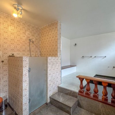 Casa Residencial com 340m², 4 quartos, 4 suítes, 4 garagens, no bairro Trindade em Florianópolis