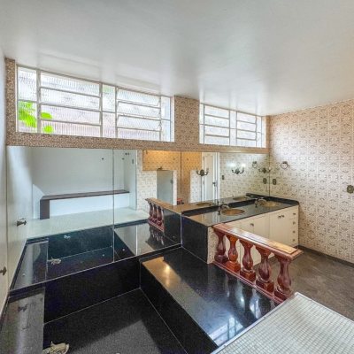 Casa Residencial com 340m², 4 quartos, 4 suítes, 4 garagens, no bairro Trindade em Florianópolis