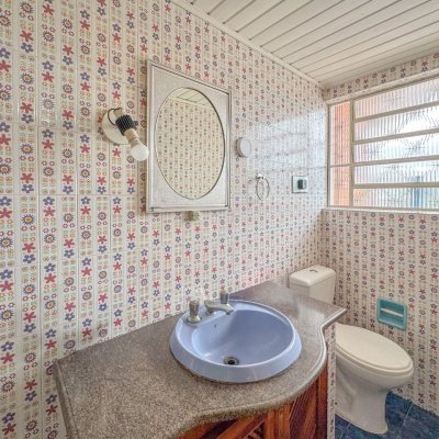 Casa Residencial com 340m², 4 quartos, 4 suítes, 4 garagens, no bairro Trindade em Florianópolis