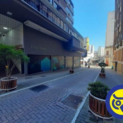 Sala com 32m², no bairro Centro em Florianópolis