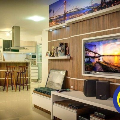 Cobertura com 265m², 3 quartos, 3 suítes, 2 garagens, no bairro Cachoeira Do Bom Jesus em Florianópolis