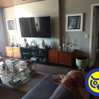 Cobertura com 360m², 5 quartos, 3 suítes, 3 garagens, no bairro Centro em Florianópolis