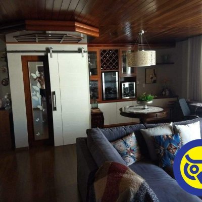 Cobertura com 360m², 5 quartos, 3 suítes, 3 garagens, no bairro Centro em Florianópolis