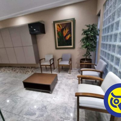 Sala com 30m², 2 garagens, no bairro Centro em Florianópolis