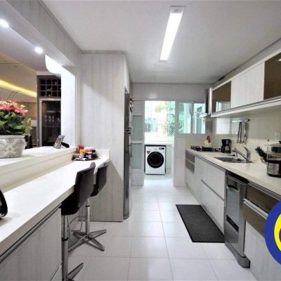 Apartamentos com 168m², 4 quartos, 3 suítes, 2 garagens, no bairro Cacupé em Florianópolis