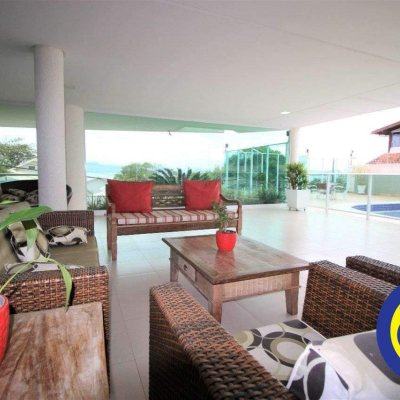 Apartamentos com 168m², 4 quartos, 3 suítes, 2 garagens, no bairro Cacupé em Florianópolis