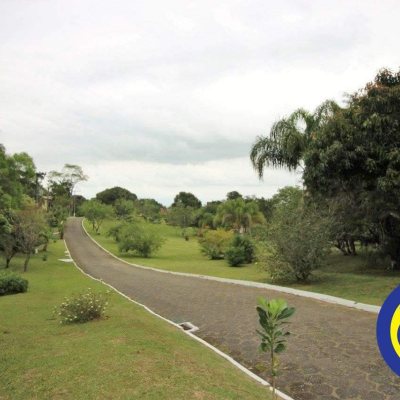 Casa em Condomínio com 349m², 6 quartos, 3 suítes, 3 garagens, no bairro Cacupé em Florianópolis