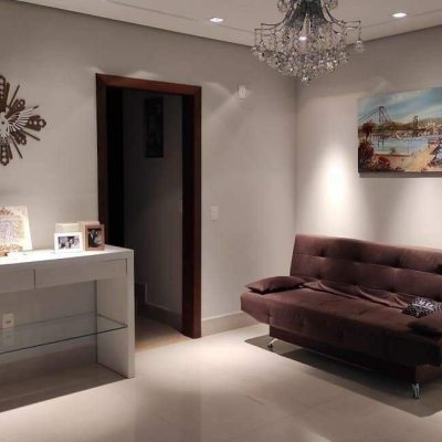 Casa em Condomínio com 349m², 6 quartos, 3 suítes, 3 garagens, no bairro Cacupé em Florianópolis