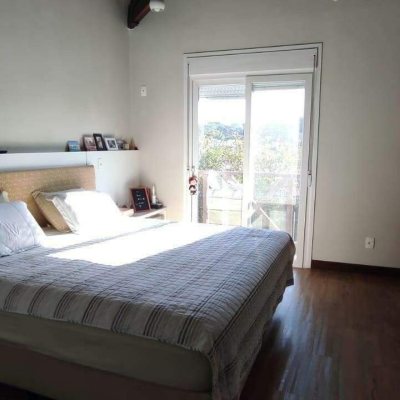 Casa em Condomínio com 349m², 6 quartos, 3 suítes, 3 garagens, no bairro Cacupé em Florianópolis