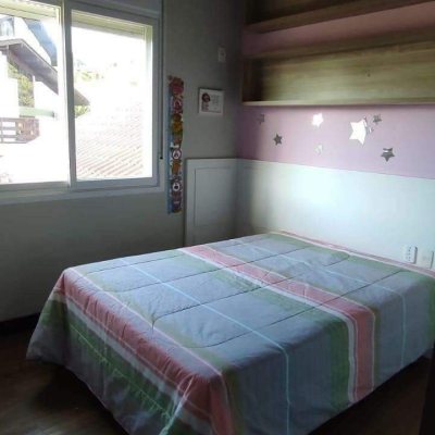 Casa em Condomínio com 349m², 6 quartos, 3 suítes, 3 garagens, no bairro Cacupé em Florianópolis