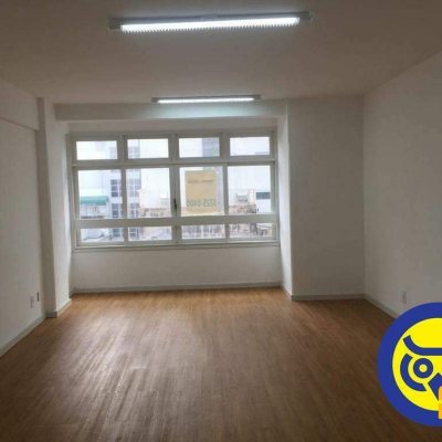 Sala com 34m², no bairro Centro em Florianópolis