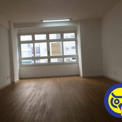 Sala com 34m², no bairro Centro em Florianópolis
