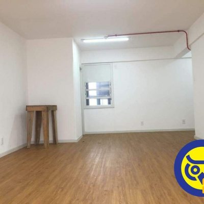 Sala com 34m², no bairro Centro em Florianópolis