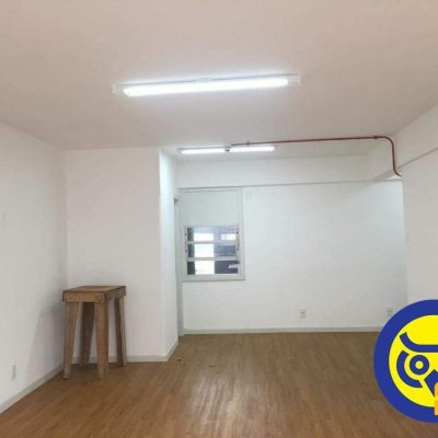 Sala com 34m², no bairro Centro em Florianópolis