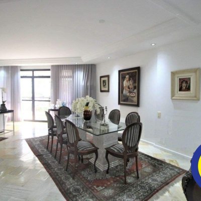 Apartamentos com 236m², 3 quartos, 2 suítes, 2 garagens, no bairro Agronômica em Florianópolis