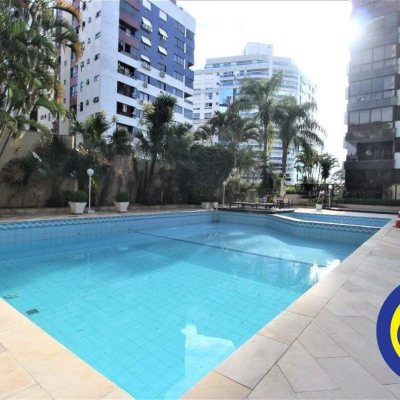 Apartamentos com 236m², 3 quartos, 2 suítes, 2 garagens, no bairro Agronômica em Florianópolis