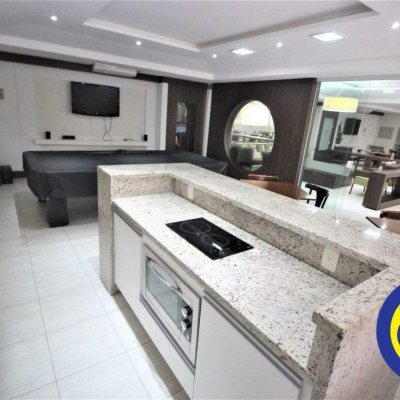 Apartamentos com 236m², 3 quartos, 2 suítes, 2 garagens, no bairro Agronômica em Florianópolis