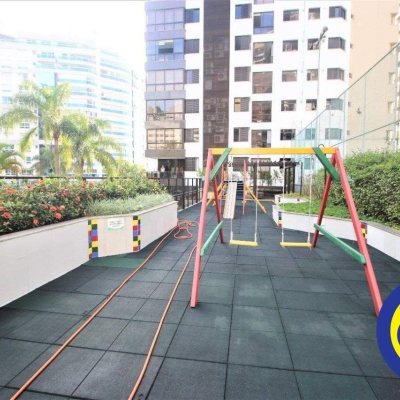 Apartamentos com 236m², 3 quartos, 2 suítes, 2 garagens, no bairro Agronômica em Florianópolis