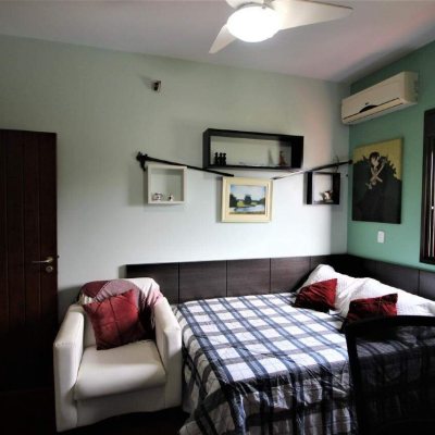 Casa Residencial com 370m², 4 quartos, 3 suítes, 2 garagens, no bairro Centro em Florianópolis