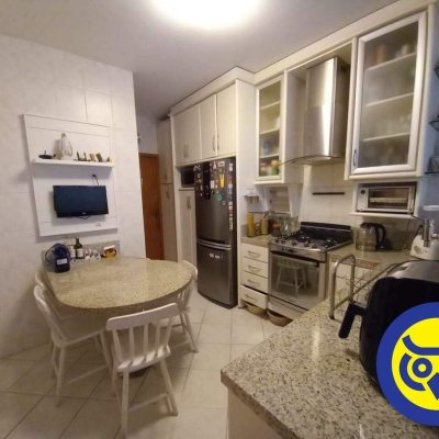 Apartamentos com 143m², 4 quartos, 1 suíte, 3 garagens, no bairro Centro em Florianópolis